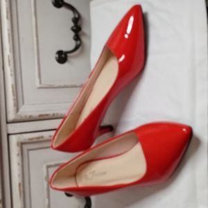 Forever red heal size 8.5